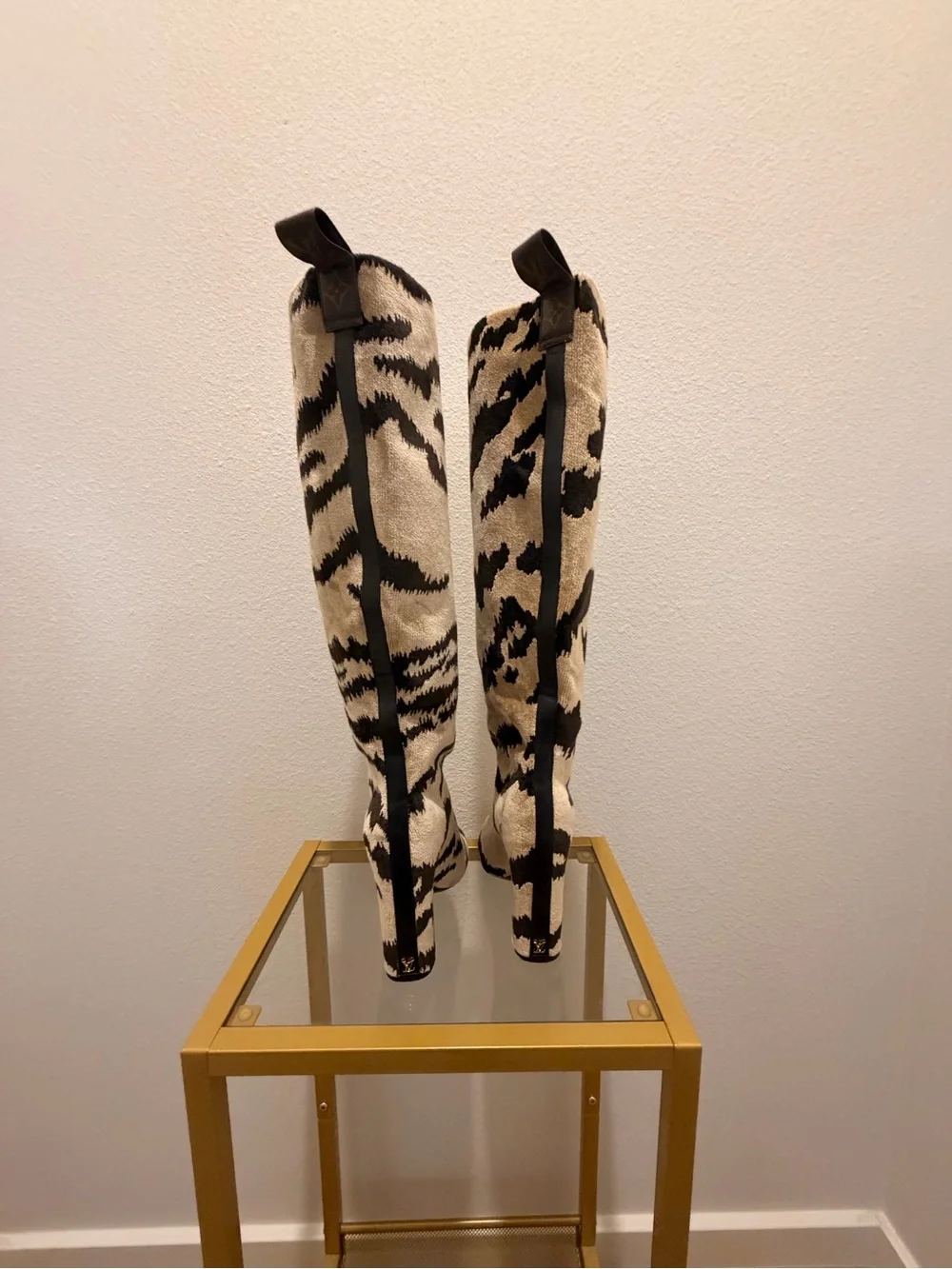 Louis Vuitton Donna Tiger-Print Knee Boots, 39